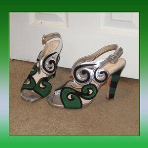 RARE size 40 PRADA Silver and Green shoes